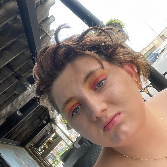 Meet your Posher, Mel - Picture 1 of 1